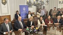 Yamandú Orsi y Carolina Cosse fueron proclamados por la Corte Electoral.