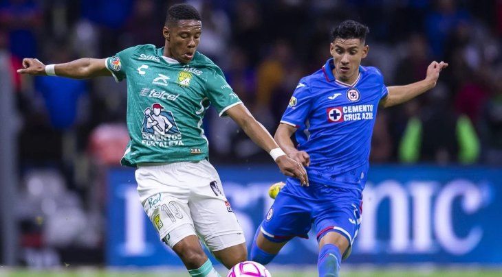 Tanto León como Cruz Azul tendrán una baja significativa. Por el lado de los Esmeraldas no podrá jugar el colombiano James Rodríguez, mientras que en la Máquina el ausente es Willer Ditta.