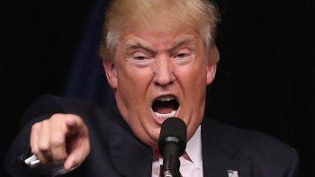 Trump endureció su discurso contra Irán tras la ruptura del alto el fuego, mientras mantiene abiertas las negociaciones en medio de la escalada en el estrecho de Ormuz.