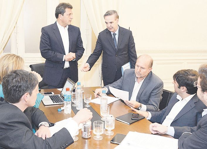 En Diputados, Massa y Pichetto terminaron de definir el acuerdo con el Gobierno para la votación.