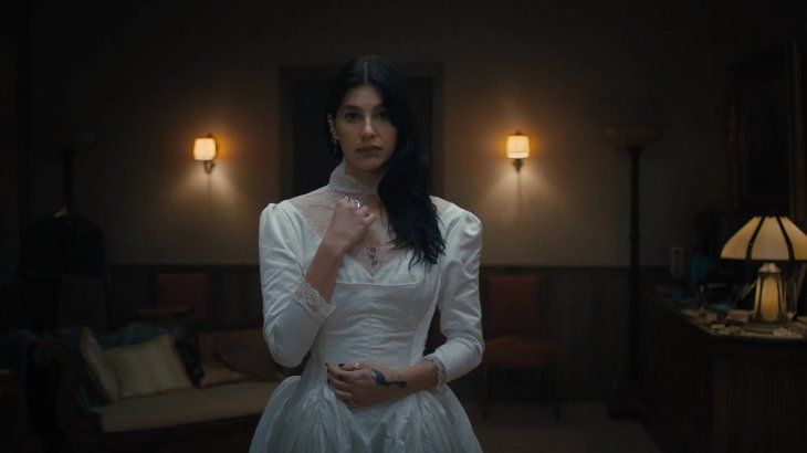 Con una destacadísima actuación protagónica de Camila Morrone, esta serie te va a mantener atrapado capítulo a capítulo.