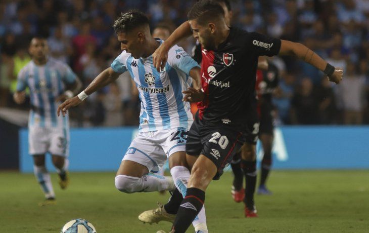 Racing no lo pudo sostener y Newells lo terminó empatando.