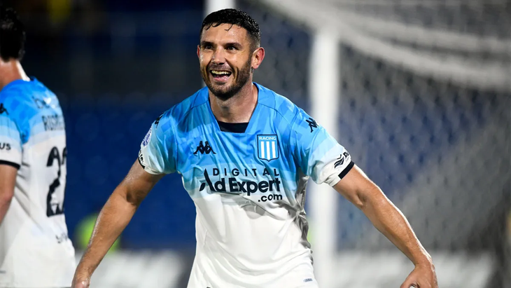 Despite his difficult start, Adrián Martínez left his life as a garbage collector behind to succeed in professional soccer. Despite his difficult start, Adrián Martínez left his life as a garbage collector behind to succeed in professional soccer.