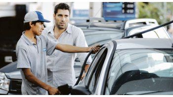 ámbito.com | Desregulado. El mercado de combustibles opera desde enero sin la intervención oficial y las empresas fijan los precios con criterios propios.