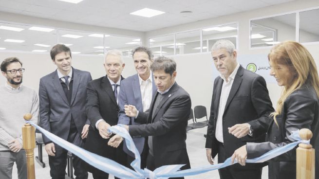 arenga. “Debatan y voten a los que quieran; por más que sea período electoral, es un ratito y resolvemos un problema para quienes lo necesitan”, dijo Kicillof al inaugurar obras en el Polo Judicial Avellaneda-Lanús.