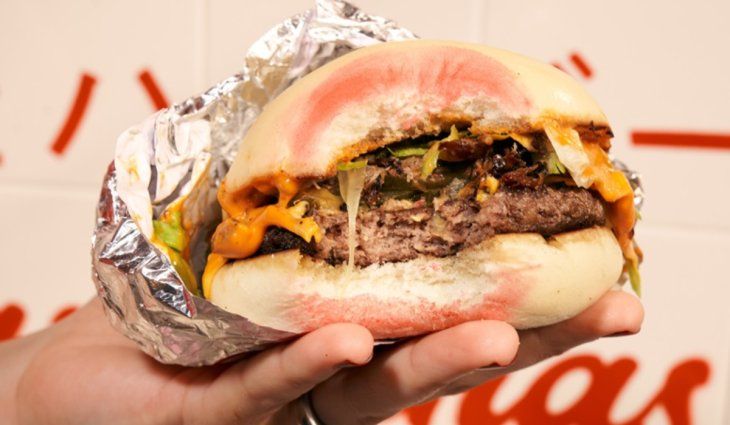 En las hamburguesas de este lugar, se destaca su pan mega húmedo y esponjoso. En las hamburguesas de este lugar, se destaca su pan mega húmedo y esponjoso.