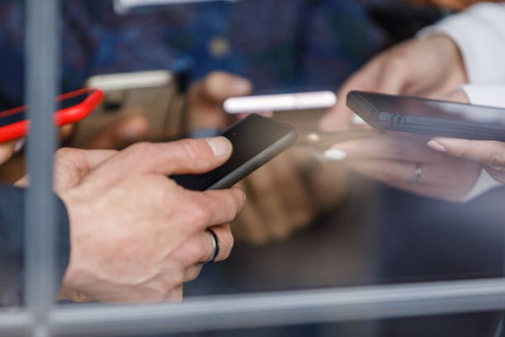 SAT advierte: así vigilará las transferencias de dinero entre amigos y familiares en 2025