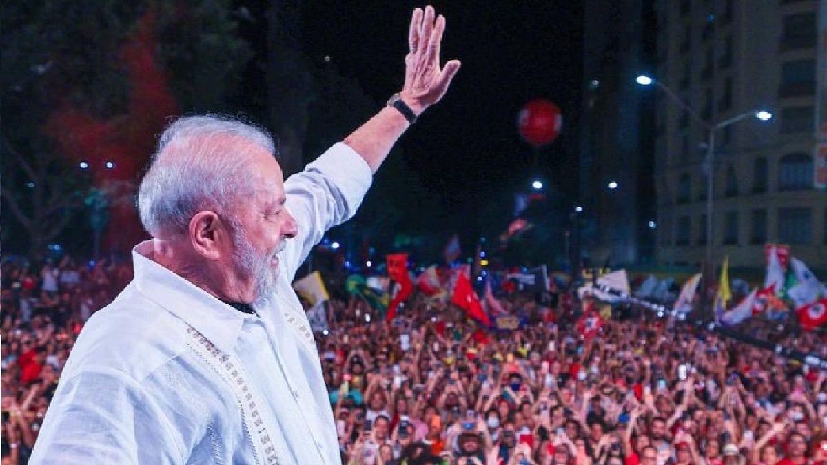 Atentado a Cristina Kirchner: "Lula" da Silva se comunicó con la vicepresidenta para apoyarla