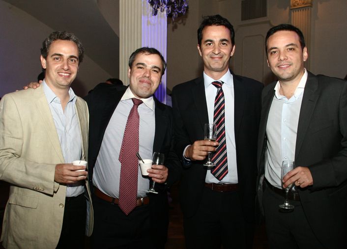 De izq. a der.: Juan Elizalde, Gerente Negocios Banco Finansur; Eduardo Francisco Dellepiane Valle, Gerente de Legales Indalo Media; Nelson Adrián Rivas, Gerente Legales Ambito Financiero; Alfredo Rivarola, Gerente de Negocios Indalo Media.