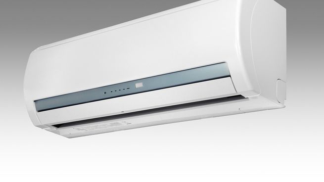 El dispositivo de arcilla diseñado por Rameshwari Jonnalagedda utiliza agua y ventilación natural para refrescar hogares sin consumir electricidad.