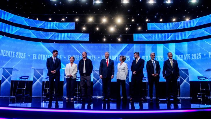 El país también renueva la totalidad de la Cámara de Diputados y la mitad del Senado. El país también renueva la totalidad de la Cámara de Diputados y la mitad del Senado.