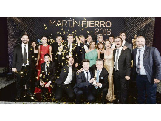 Martín Fierro de oro. La serie “Un gallo para Esculapio” se llevó la mayor parte de los premios centrales en la ceremonia realizada en en el Hotel Alvear Icon de Puerto Madero.