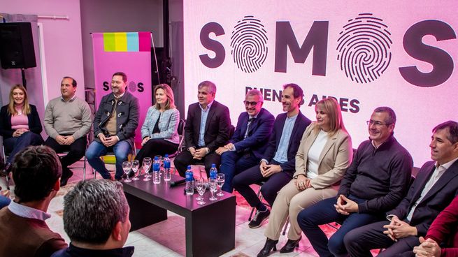Somos Buenos Aires apuesta a la tracción de los intendentes para saltear la polarización.