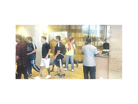 Messi no bien llegó al hotel Four Seasons, en Houston, proveniente de España.