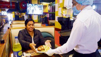 Per&uacute;, famoso por su gastronom&iacute;a, reabri&oacute; hasta sus restaurantes.