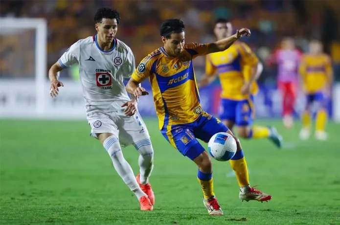 Cruz Azul y Tigres comienzan a definir su pase a la final cuando este miércoles 3 de diciembre se enfrenten en el Estadio Olímpico Universitario.