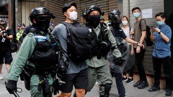 La polic&iacute;a reprimi&oacute; las protestas en Hong Kong contra la nueva ley de seguridad.
