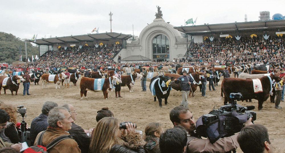 demorada. La causa por la venta a precio irrisorio del terreno donde se asienta la Sociedad Rural había sido elevada a juicio oral en 2015, pero comenzó recién ayer.