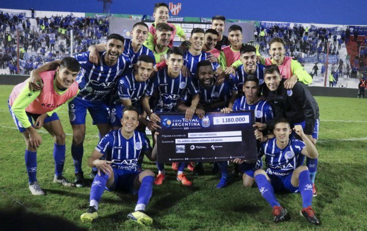Tras una insólita definición por penales, Godoy Cruz amargó el debut de Vojvoda en Huracán