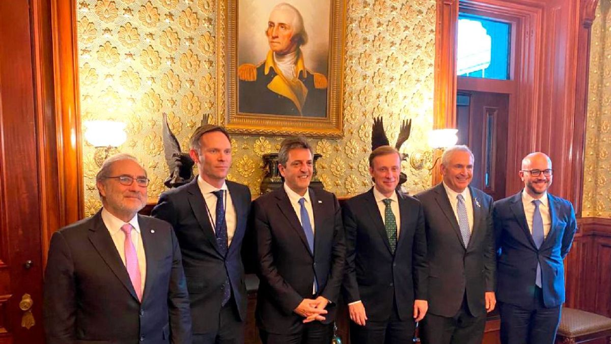 Sergio Massa met with advisers to Joe Biden at the White House