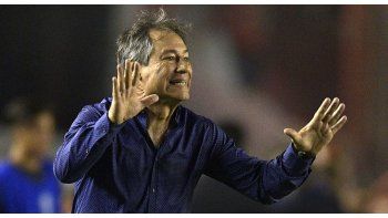 Holan destacó la valentía y coraje de Independiente