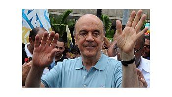 El candidato opositor a la presidencia dijo que defenderá la independencia de las compañías públicas