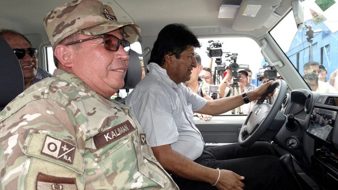 Bolivia: Evo Morales renunció forzado por un golpe cívico-militar