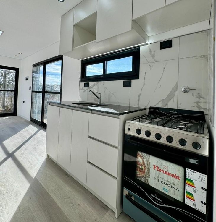 En revestimientos interiores suelen culminarse con vinílicos En revestimientos interiores suelen culminarse con vinílicos