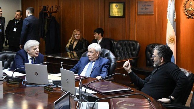 Bailaque no se presentó ante el Consejo de la Magistratura. Se convocó a una nueva reunión de la Comisión para el jueves 19. 