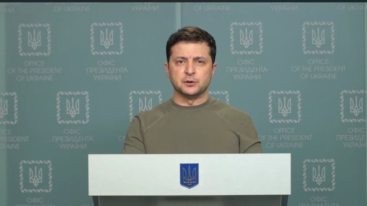 Zelensky revealed that Russian forces entered Kiev and decreed the general mobilization of troops