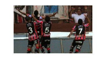 Mira al cielo. Chacarita superó a Unión y sueña a lo grande en la Copa Argentina.