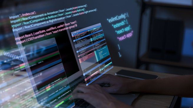 Anthropic desarrolló un compilador de C en dos semanas con agentes de IA, una tarea que a una empresa tradicional le habría demandado dos años y millones de dólares.