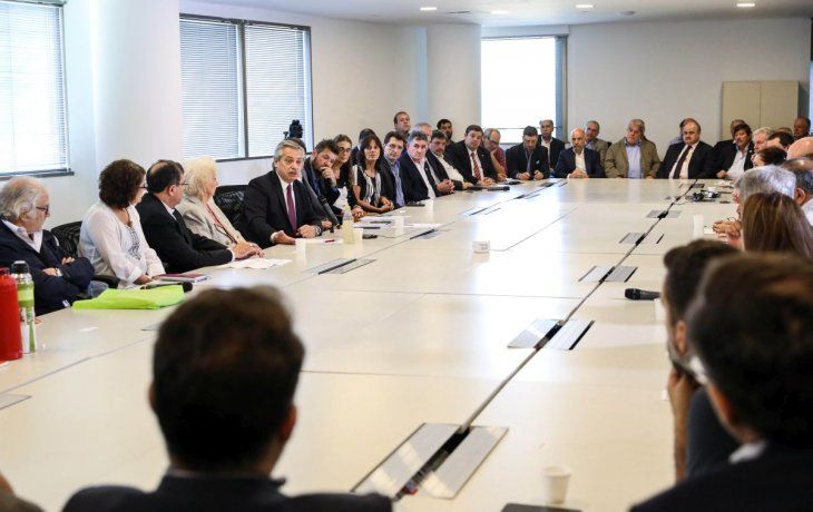 Alberto Fernández encabezó una reunión con empresarios, sindicatos, y organizaciones sociales, en pos de construir una iniciativa para terminar con la desnutrición.