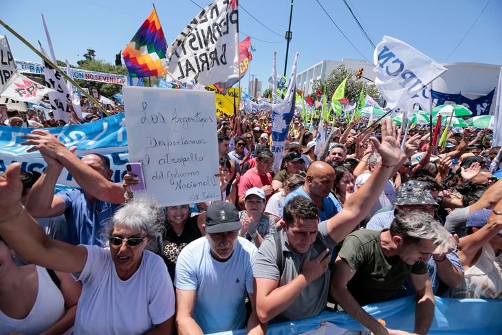 Paro General De La Cgt Todas Las Fotos De La Multitudinaria Movilización 1698