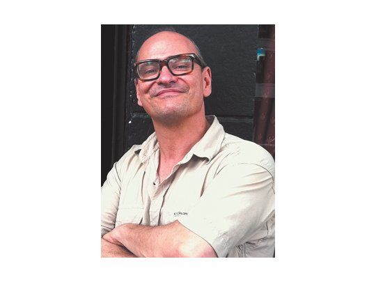 Carlos Belloso reconoce, para sus trabajos, inspirarse en algunos de los escritos de Michel Foucault.