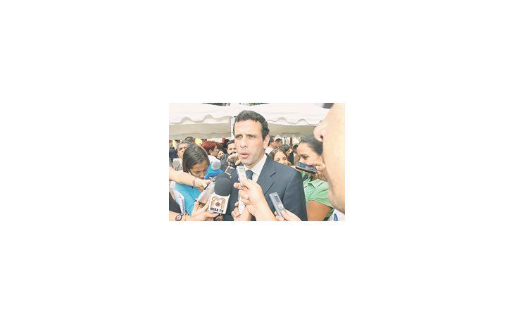 Henrique Capriles, gobernador del estado de Miranda, el segundo más populoso de Venezuela, surge ya como el principal referente de la Mesa de Unidad Democrática, la amplia alianza que buscará desalojar del poder a Hugo Chávez en las elecciones de octubre.