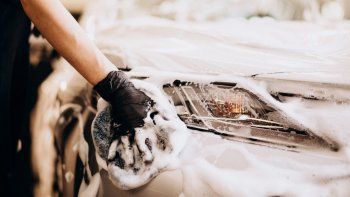 Loslavaderos, automáticos o manuales, podrán recibir clientes únicamente conturnos previos.
