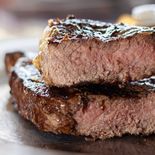 Con más de 30 años de historia, El Retorno combina cocina argentina, ambiente relajado y opciones variadas. Con más de 30 años de historia, El Retorno combina cocina argentina, ambiente relajado y opciones variadas.