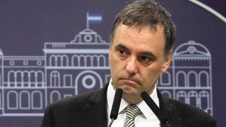 adorni pidio disculpas por los viajes con su esposa: somos humanos y cometemos errores adorni pidio disculpas por los viajes con su esposa: somos humanos y cometemos errores