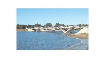 ámbito.com | Los puentes de La Barra: a su vera se construirán tres edificios, centro comercial y rambla pública. Hay otros proyectos de lujo en construcción o en carpeta.