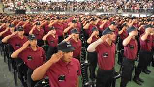 Se suman 831 policías y 149 bomberos egresados del Instituto Superior de Seguridad Pública porteño.