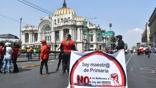 La CNTE marcha este jueves por las calles de CDMX.
