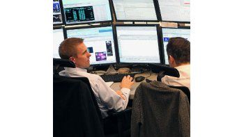 Wall St. y bolsas europeas cayeron fuerte por Grecia