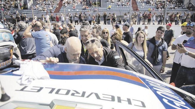 carrera. Horacio R. Larreta participó de la gran fiesta del TC2000 que se vivió en el autódromo de la Ciudad.