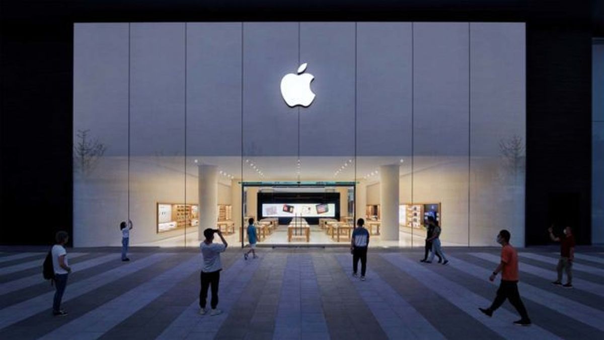 Apple record: it is the first company to reach a value of $ 3 billion