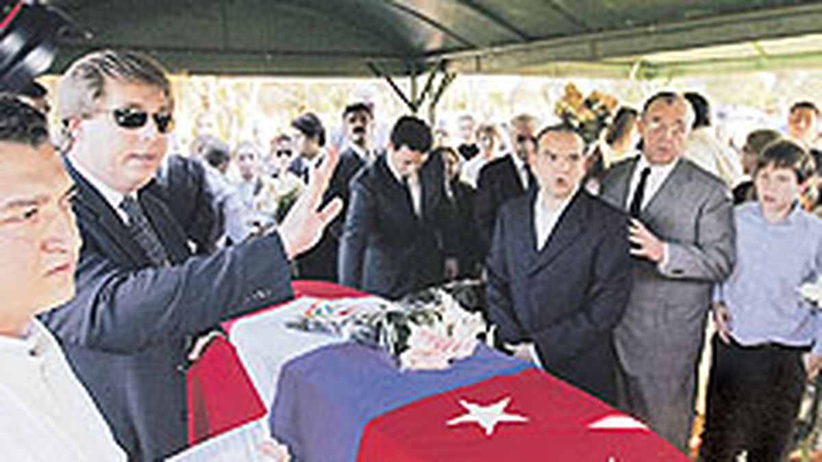 Enterraron por ahora a Stroessner en Brasil