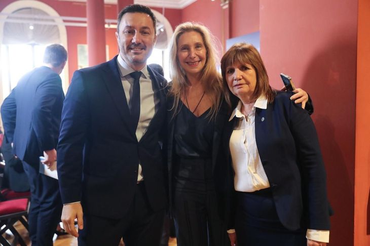 Karina Milei junto a Luis Petri y Patricia Bullrich.
