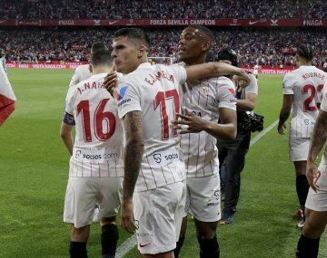 Erik Lamela anotó en Sevilla, que no pudo sostener los dos goles de ventaja y perdió con Real Madrid en la Liga española.