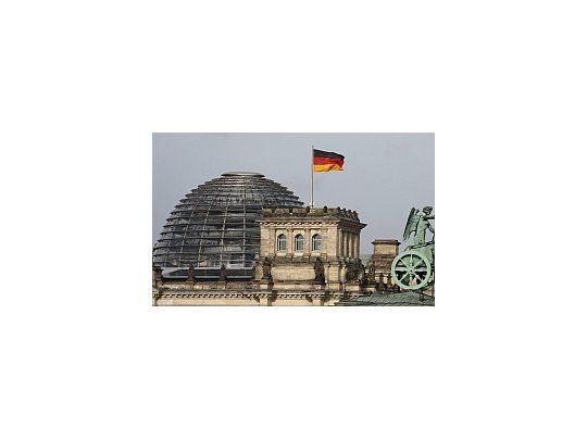Autoridades policiales decidieron cerrar el acceso a la cúpula del Reichstag en Berlín en respuesta a las amenazas de atentados