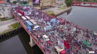 Cortes y tensión en el Puente Pueyrredón. Cortes y tensión en el Puente Pueyrredón.